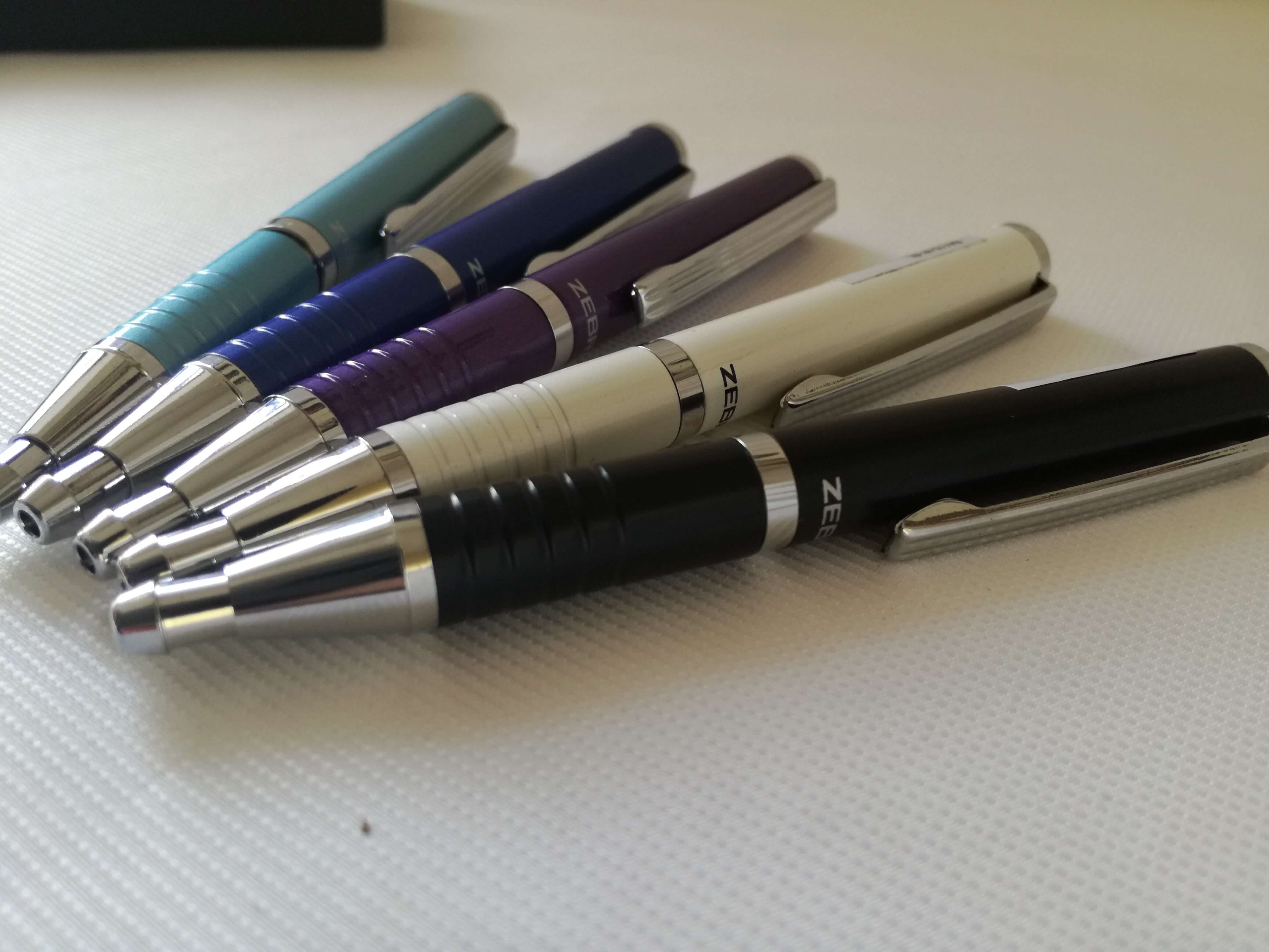 házi toll tollak)